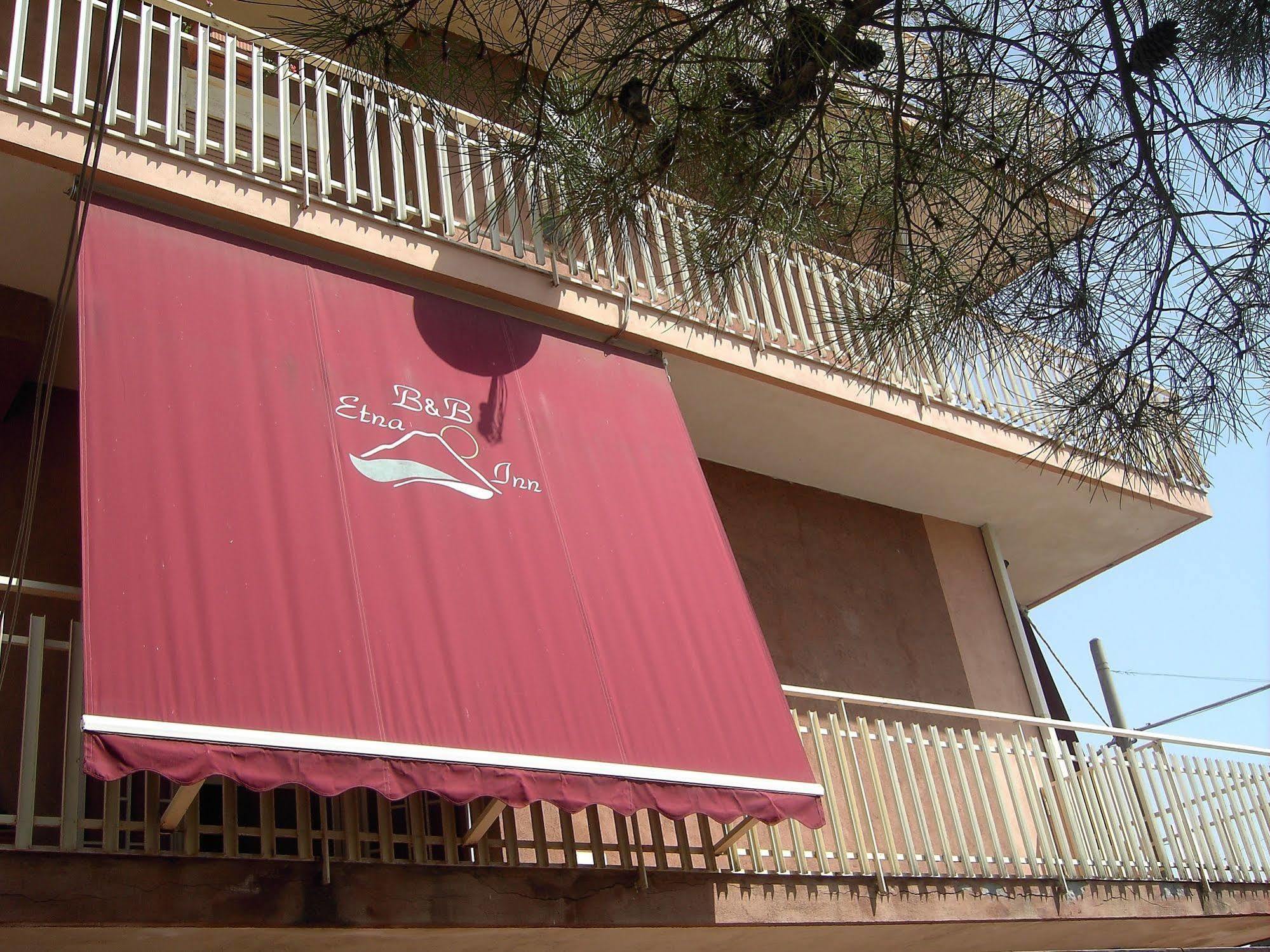 Etna Inn Motta SantʼAnastasia Buitenkant foto