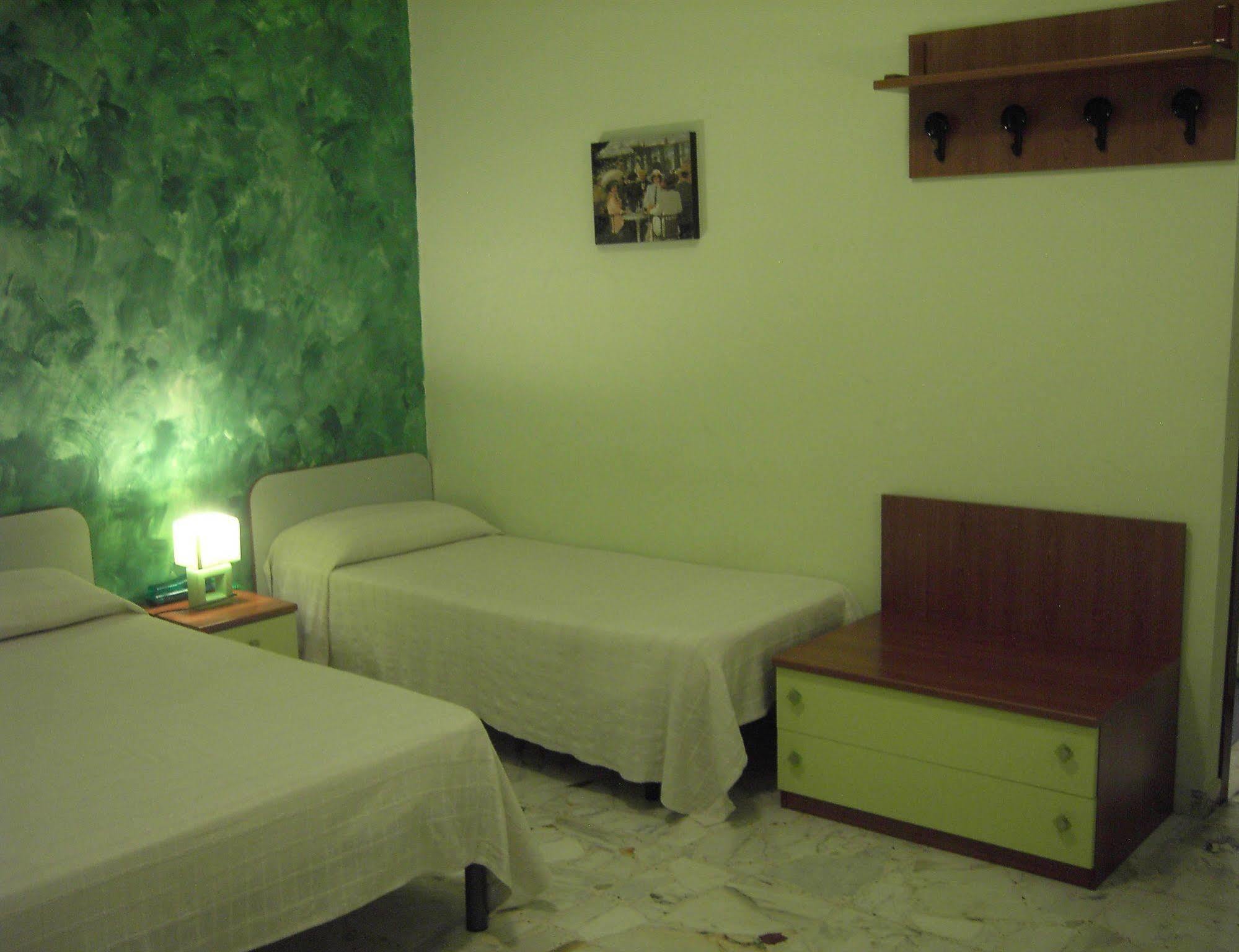Etna Inn Motta SantʼAnastasia Buitenkant foto