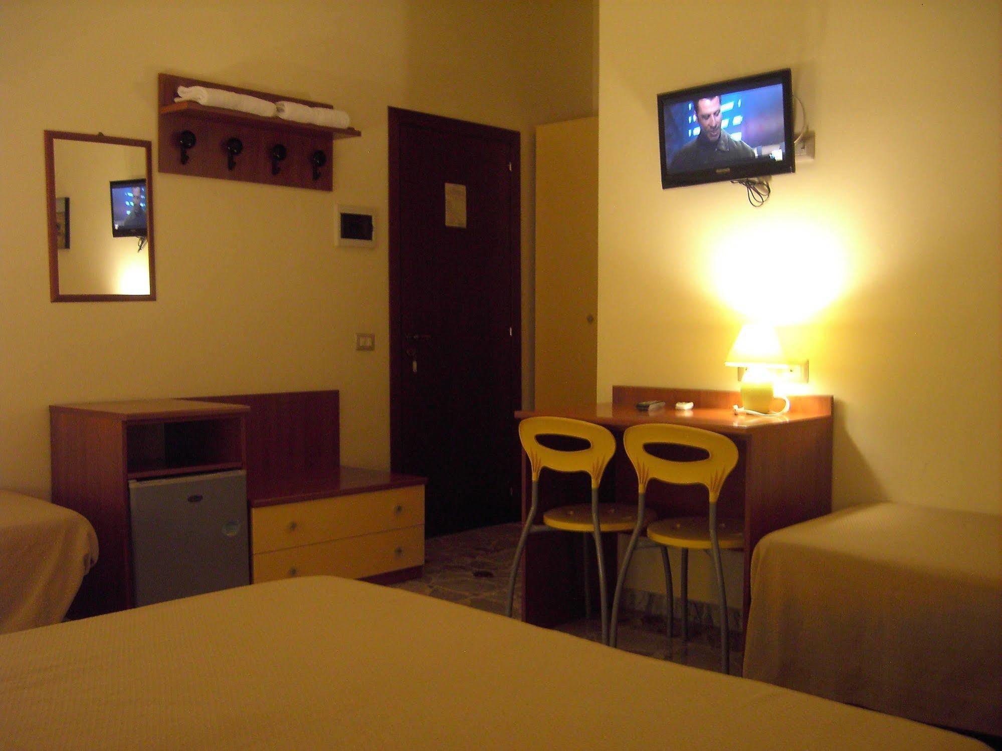 Etna Inn Motta SantʼAnastasia Buitenkant foto